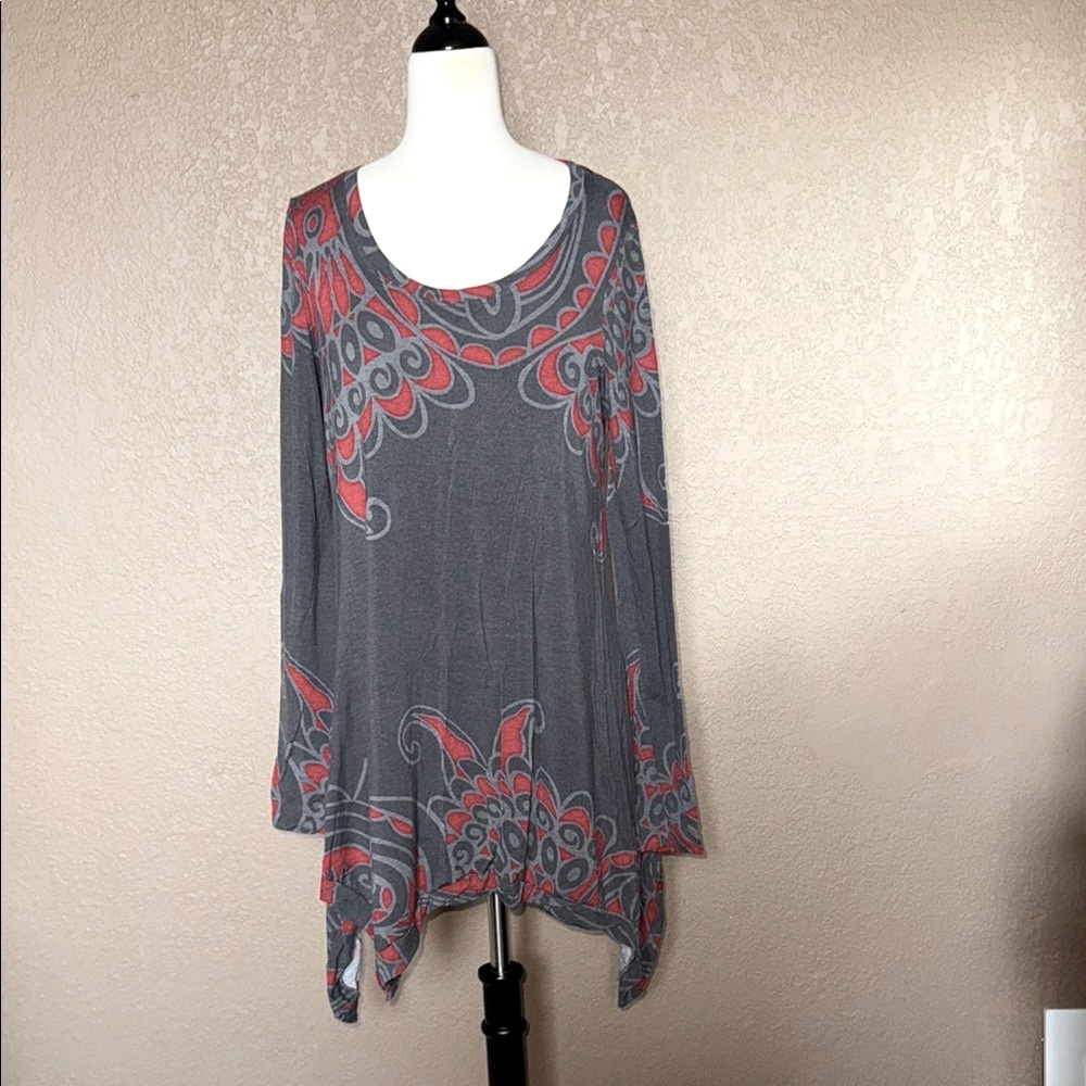 Grace Elements Gray and Red Top
